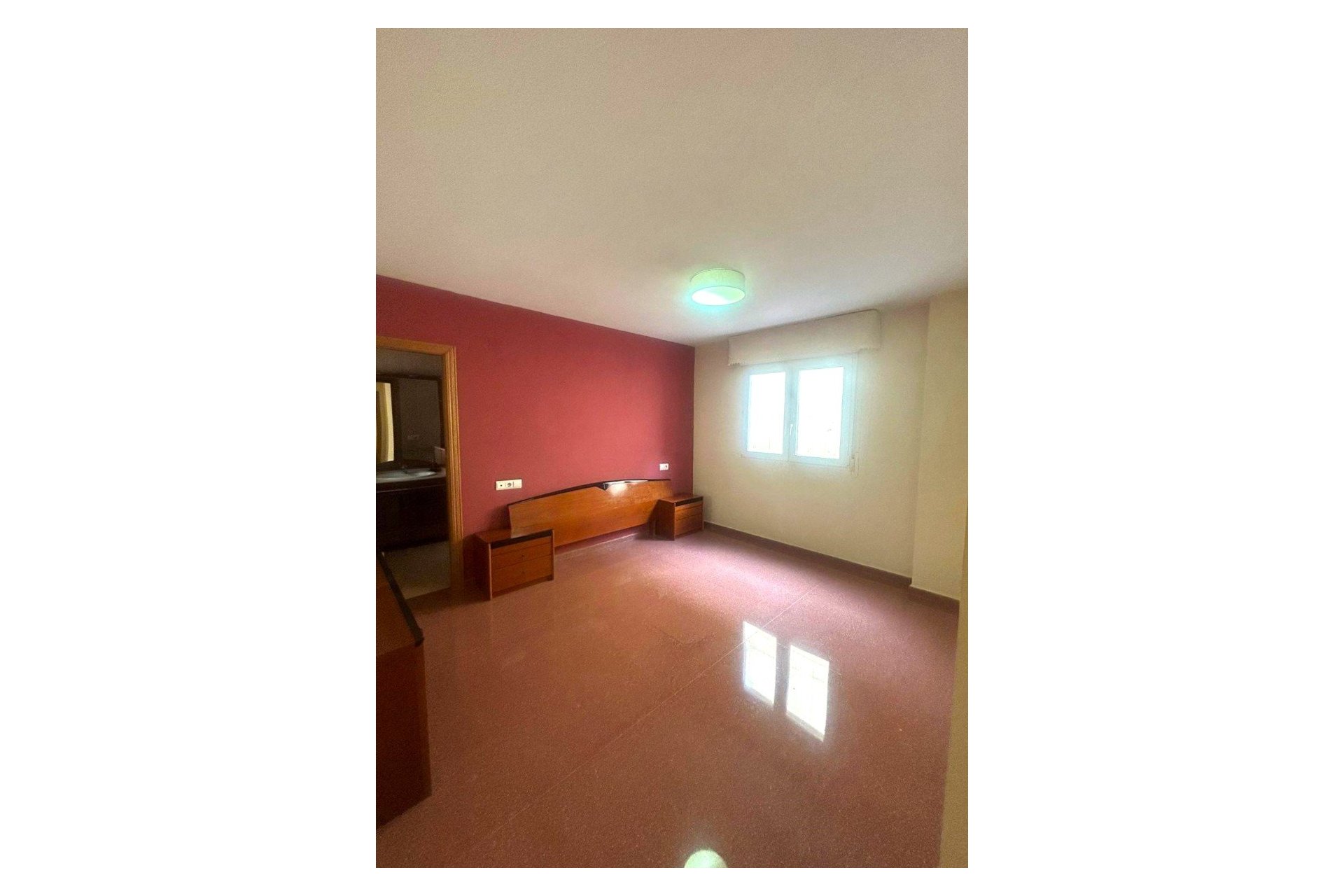 Segunda mano - Apartamento / piso -
Villena