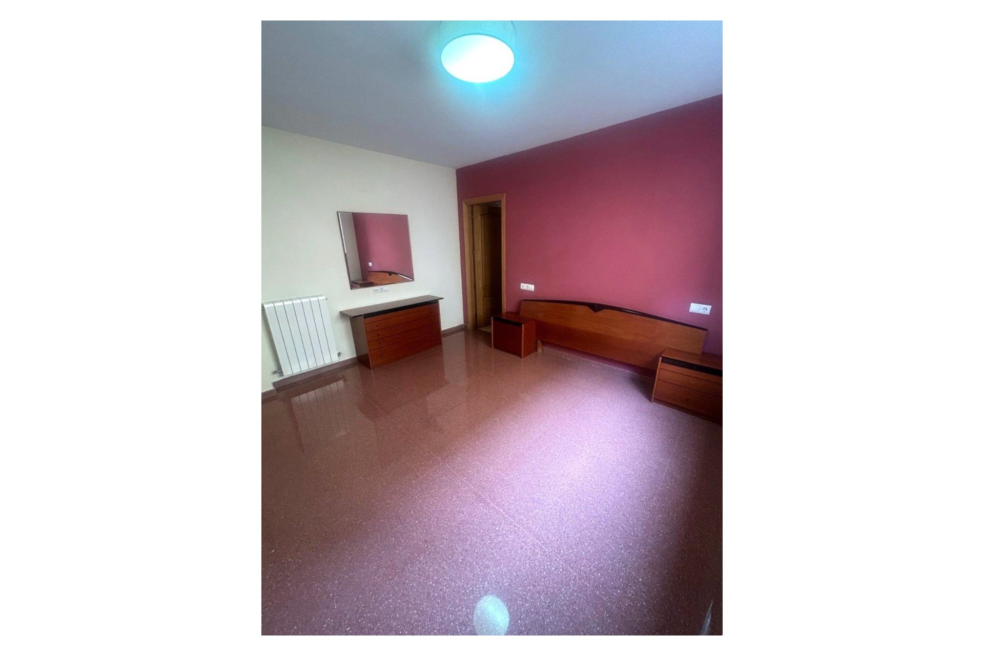 Segunda mano - Apartamento / piso -
Villena