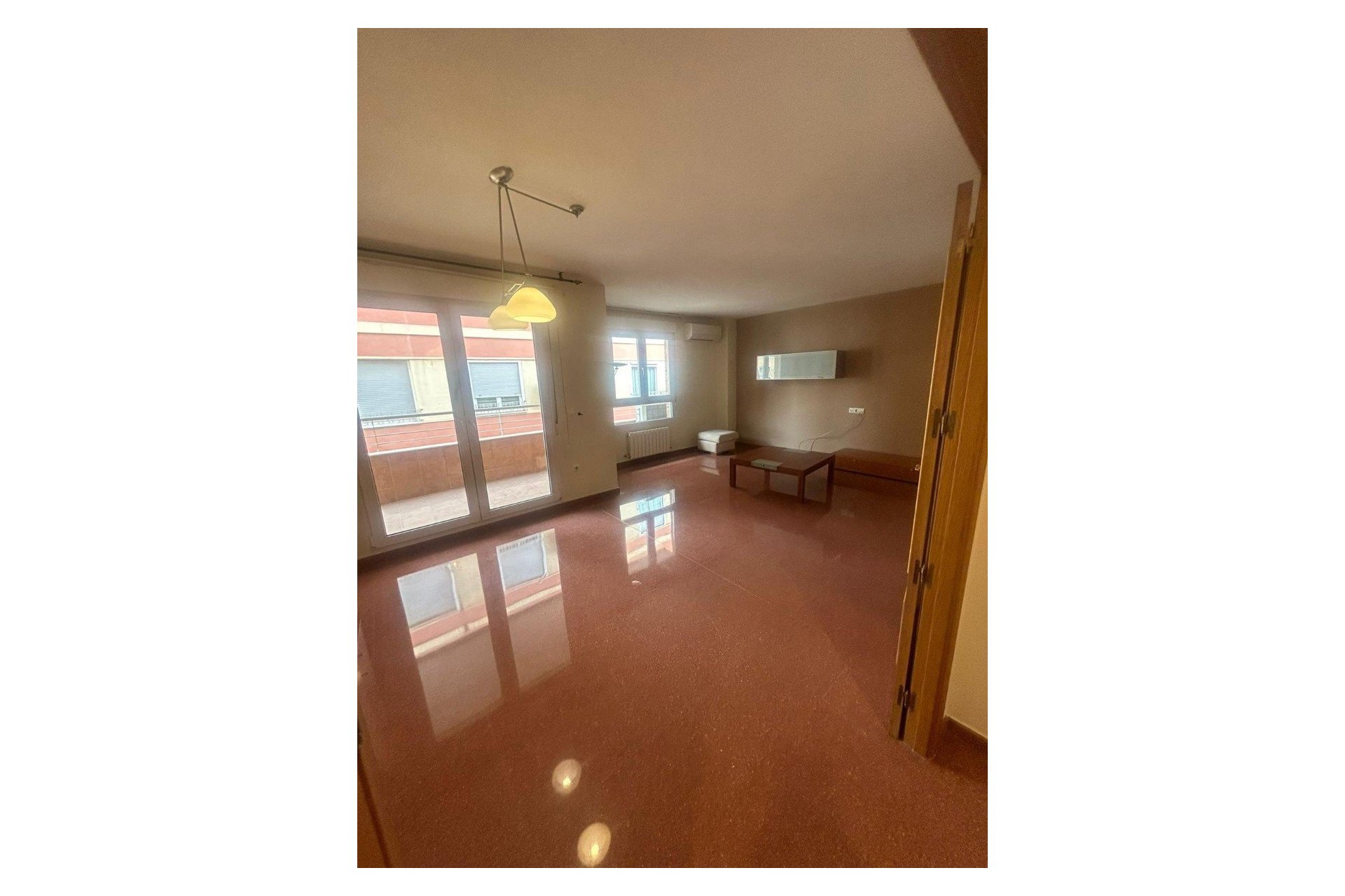 Segunda mano - Apartamento / piso -
Villena