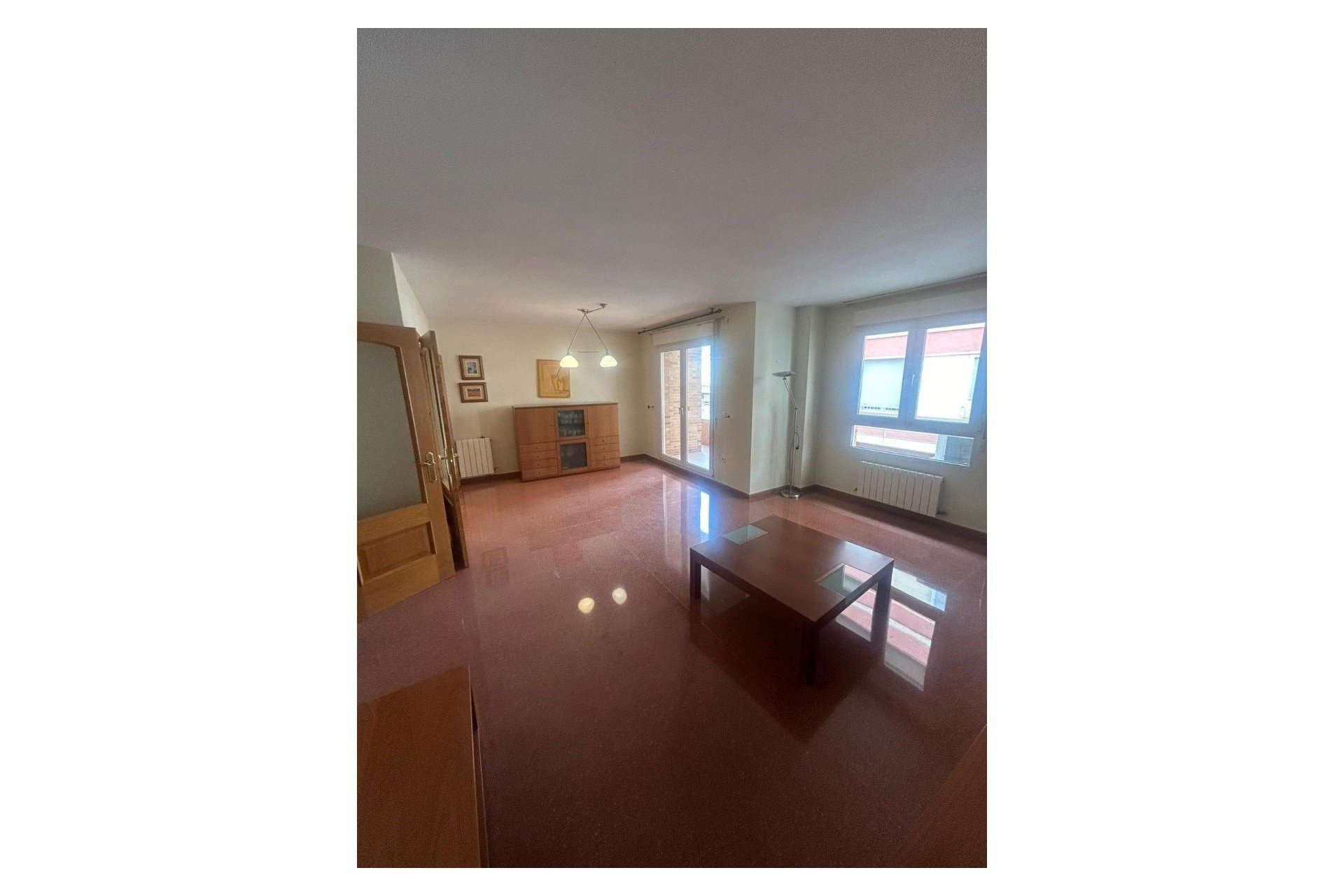 Segunda mano - Apartamento / piso -
Villena