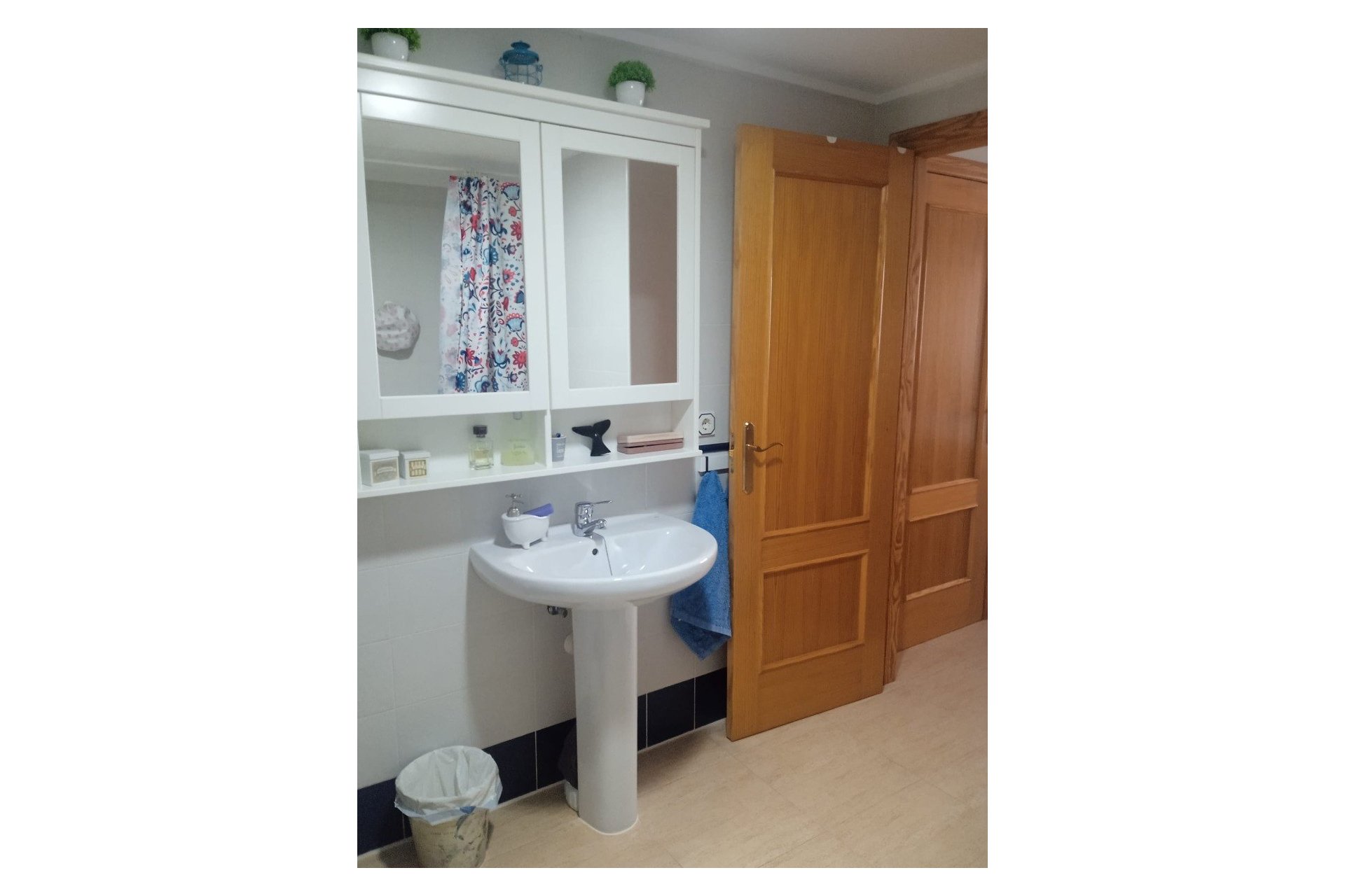 Segunda mano - Apartamento / piso -
Xirles
