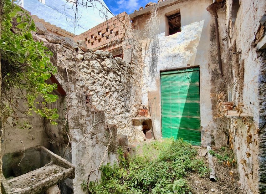 Segunda mano - Casa de pueblo  -
Gata de Gorgos