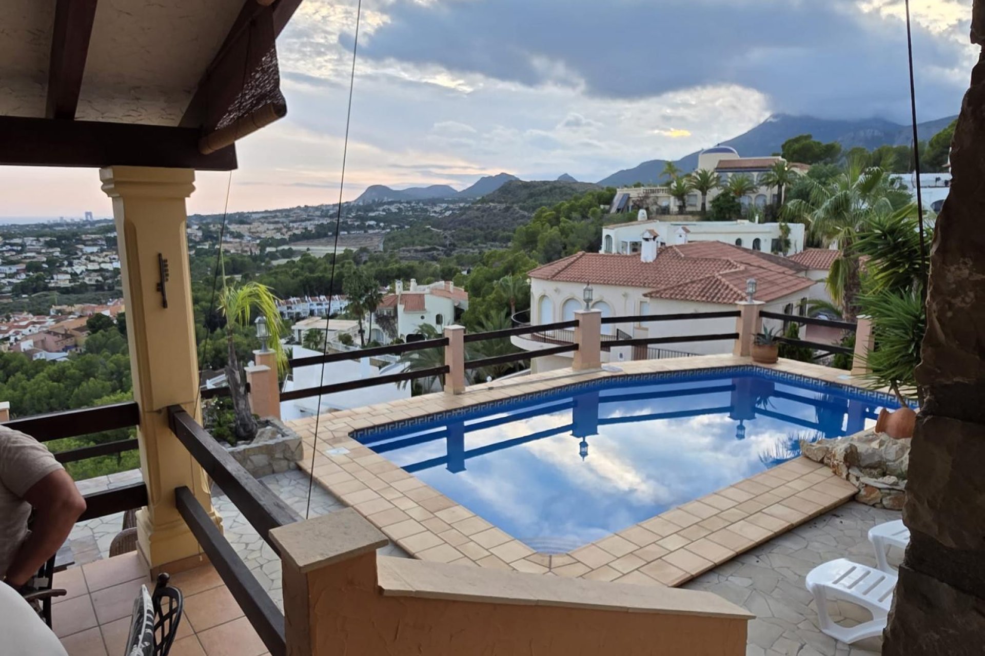 Segunda mano - Chalet independiente -
Alfas del Pí