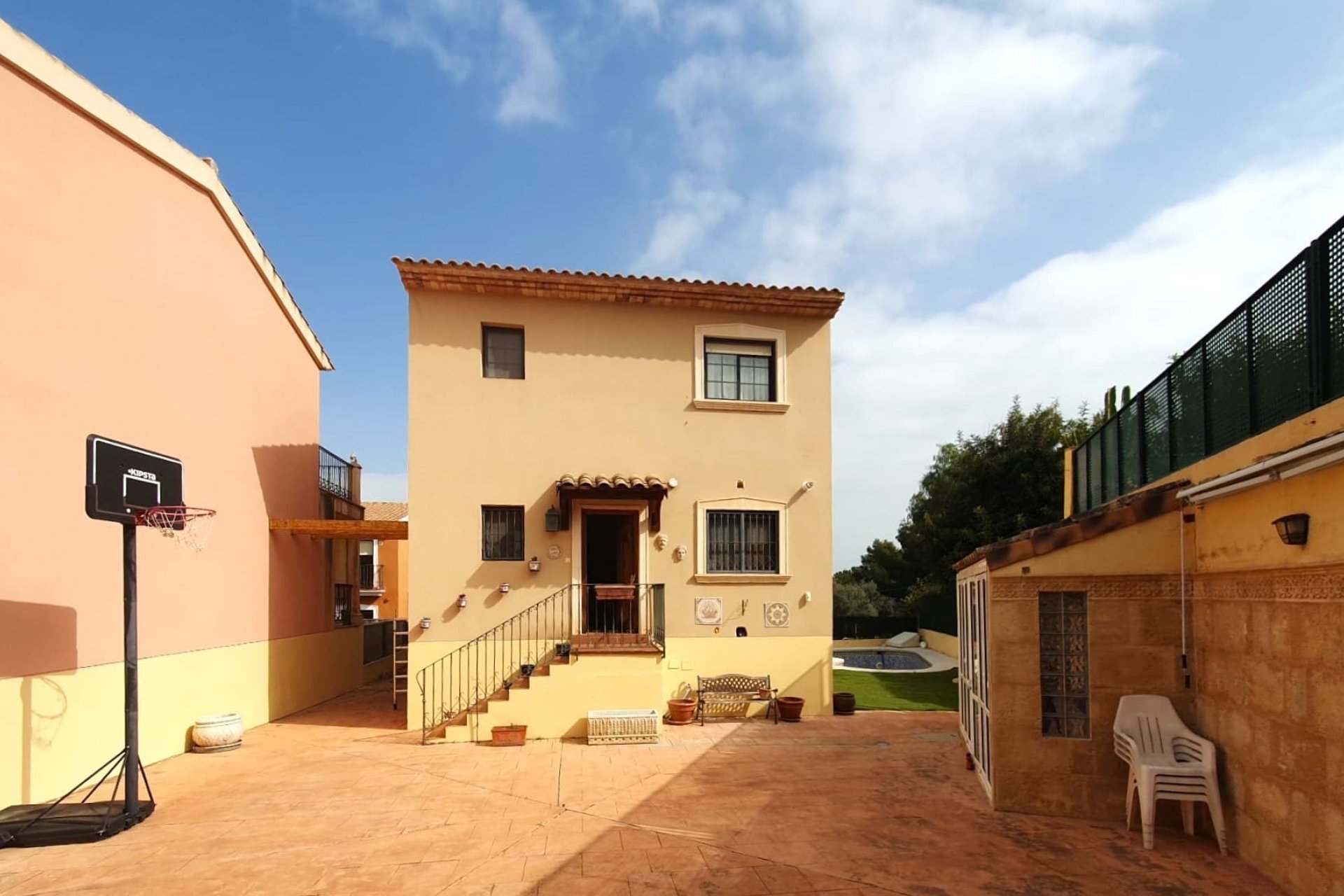 Segunda mano - Chalet independiente -
Alfas del Pí