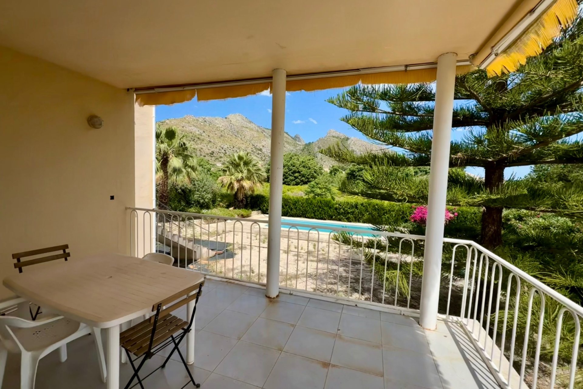 Segunda mano - Chalet independiente -
El Ràfol D'Almúnia
