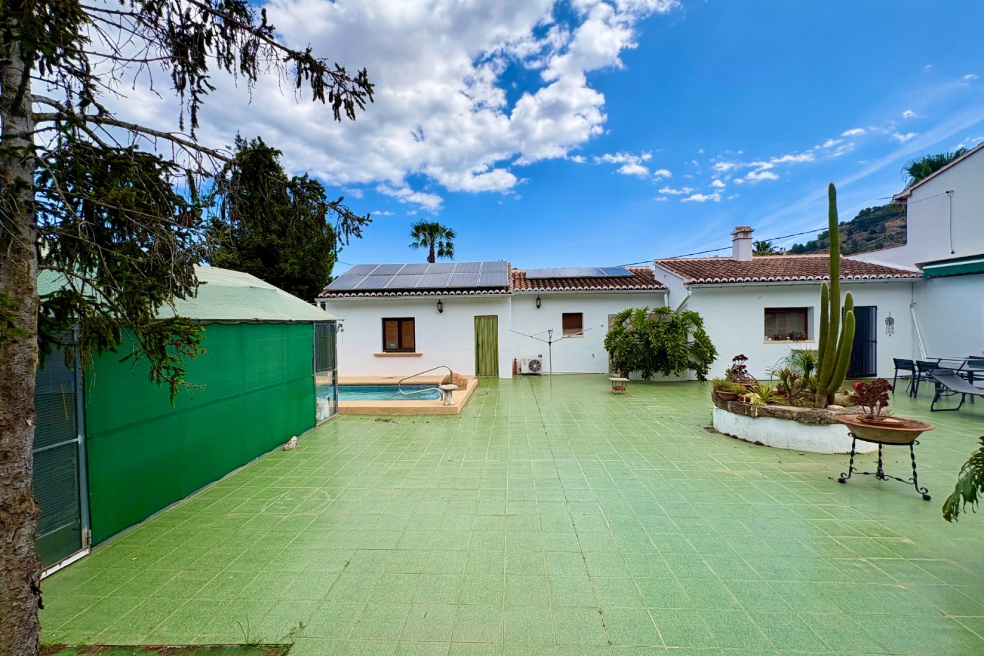 Segunda mano - Chalet independiente -
Pedreguer