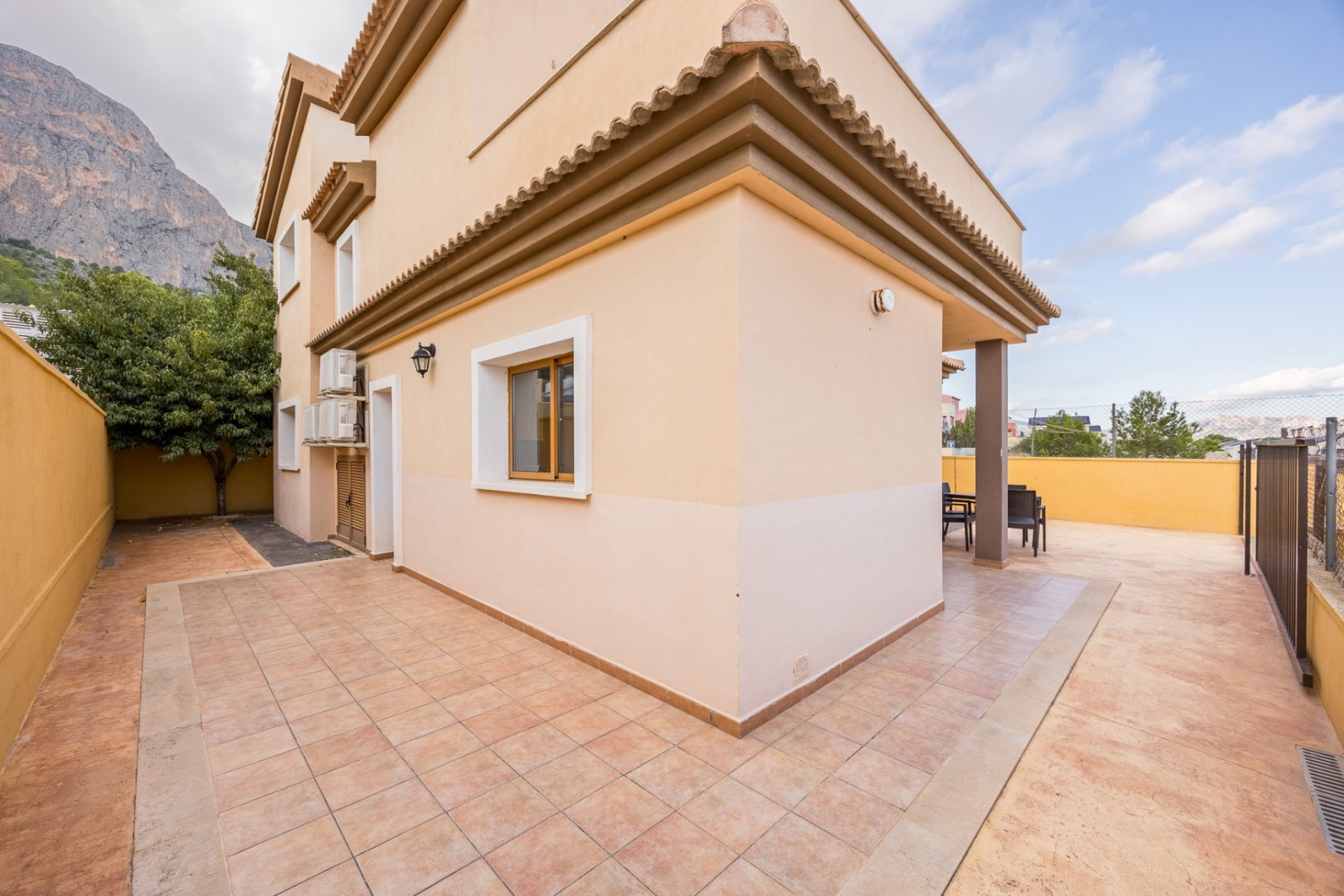 Segunda mano - Chalet independiente -
Polop