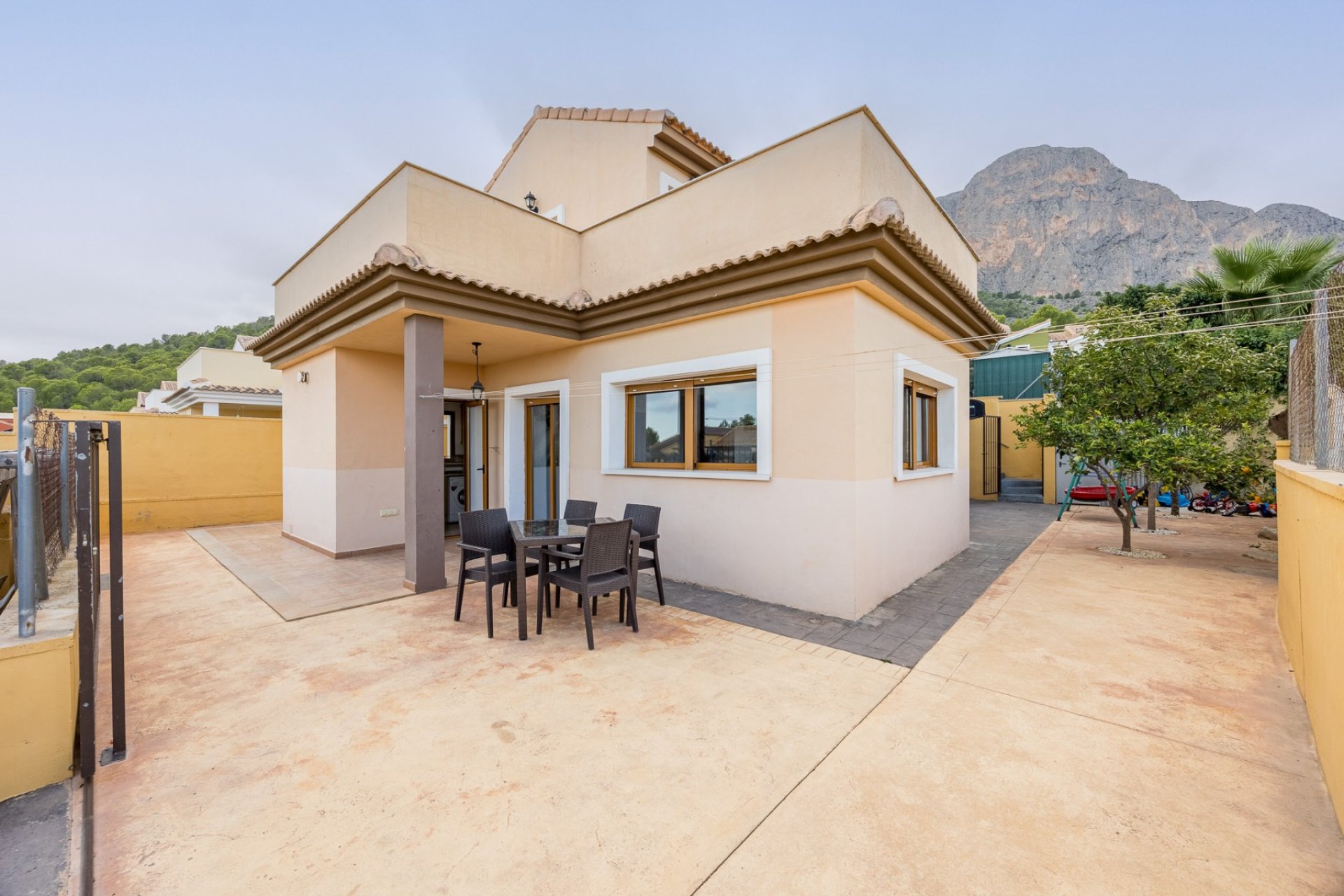 Segunda mano - Chalet independiente -
Polop