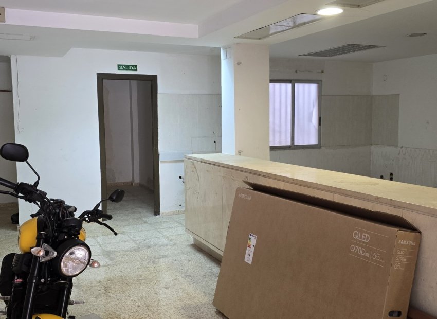 Segunda mano - Local  -
Miramar