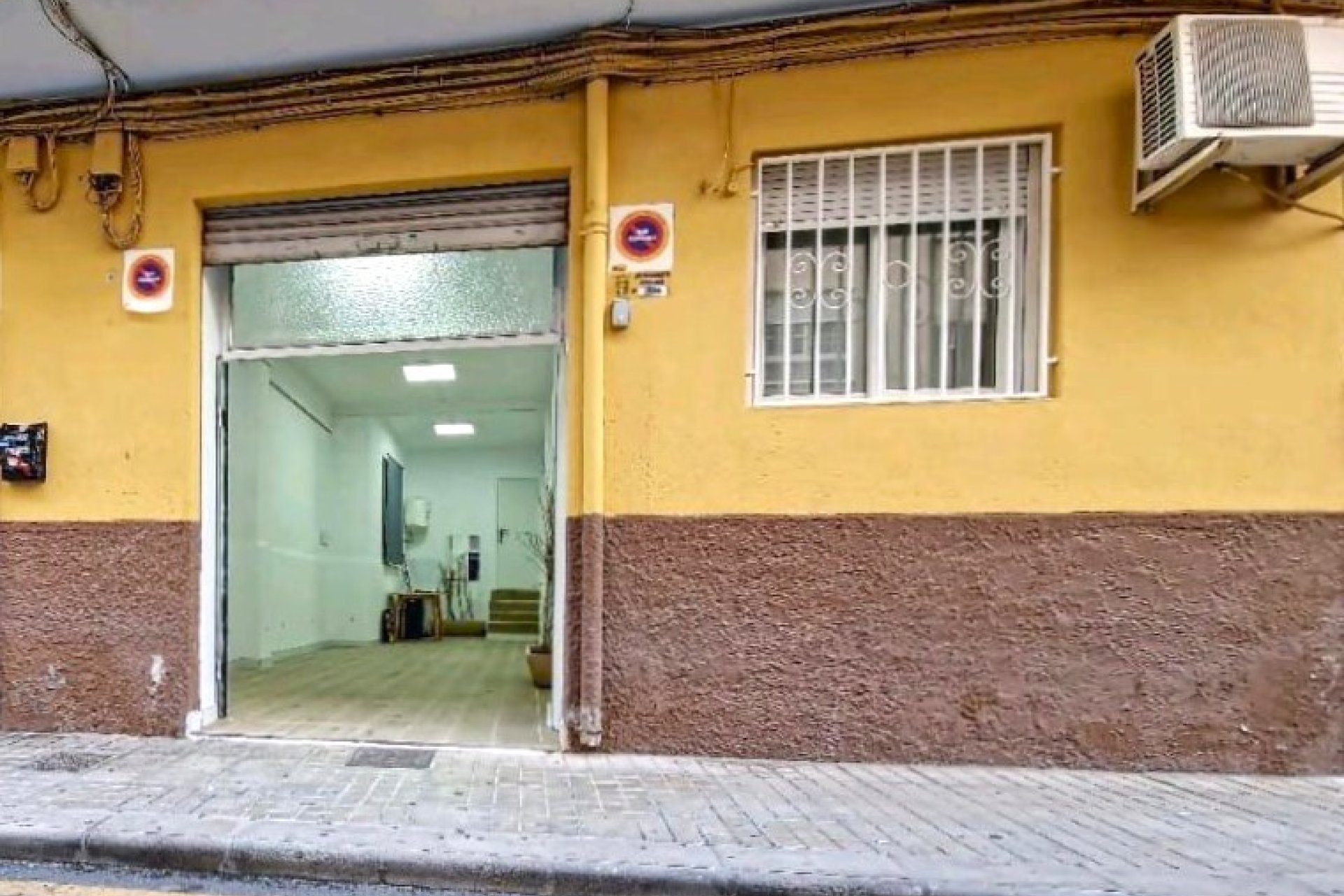 Segunda mano - Local  -
Petrer