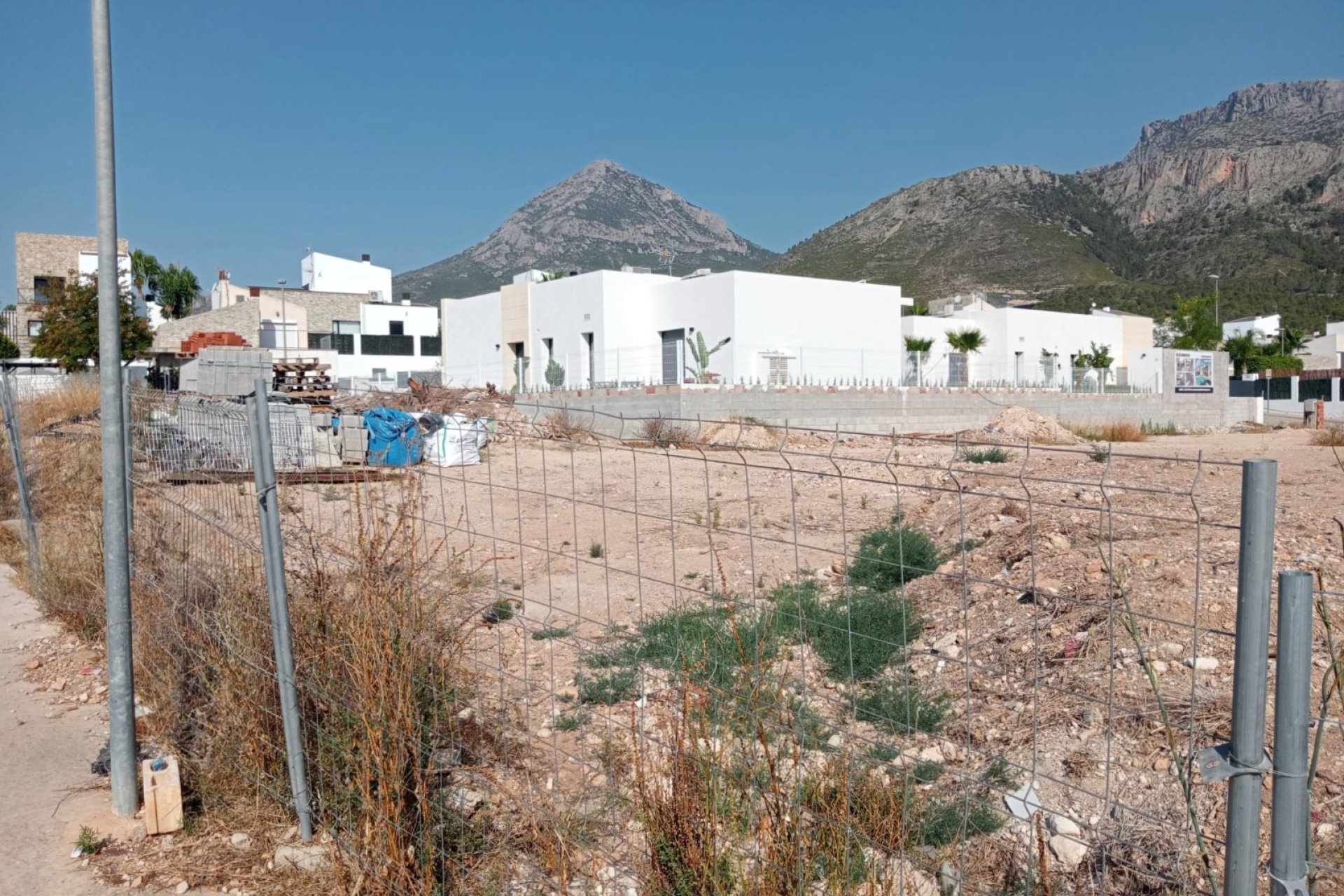 Solar - Parcela urbana en venta en la mejor zona de Polop – Vistas privilegiadas a la montaña (Costa Blanca)