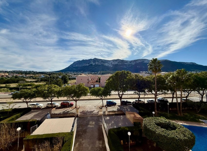 Terraza - Pisicina - Piso en venta en Dénia con vistas al Montgo