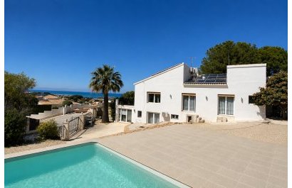 Villa - Herverkoop -
            Denia - D 74-26