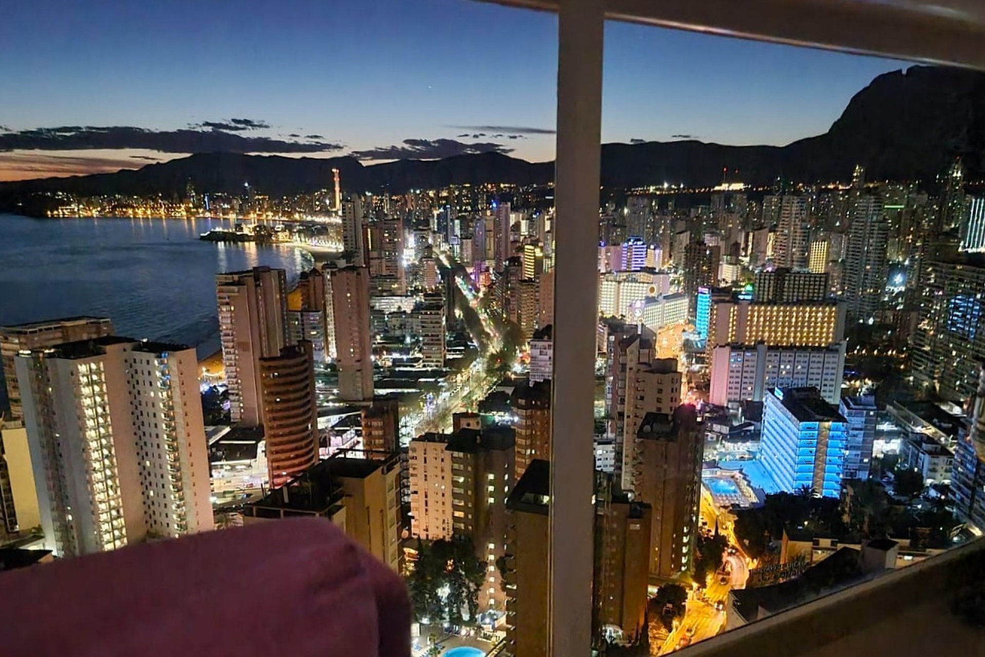Vistas - Apartamento a 500m de la playa de Levante de Benidorm con piscina comunitaria (Costa Blanca)