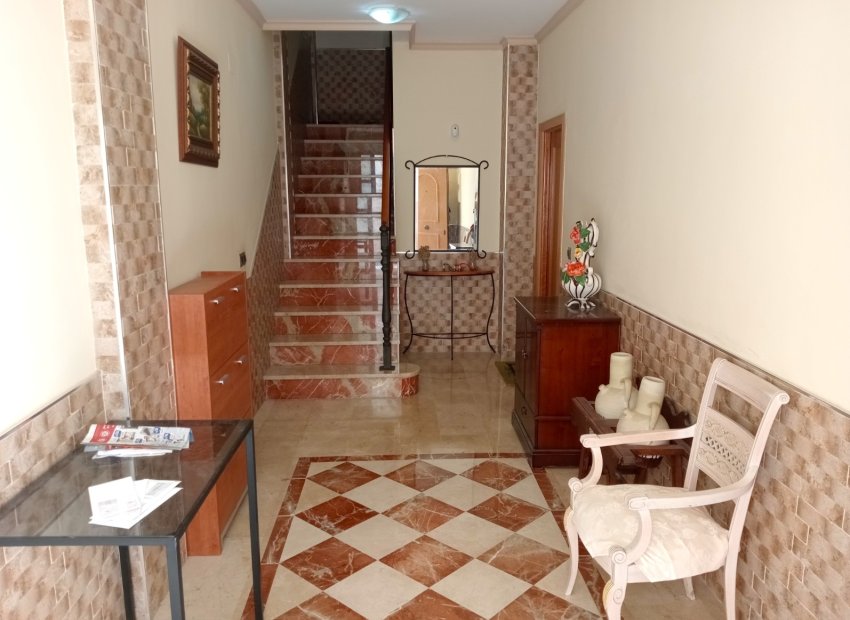 Wejscie - Urokliwy dom w zabudowie szeregowej w sercu La Nucía (Costa Blanca)