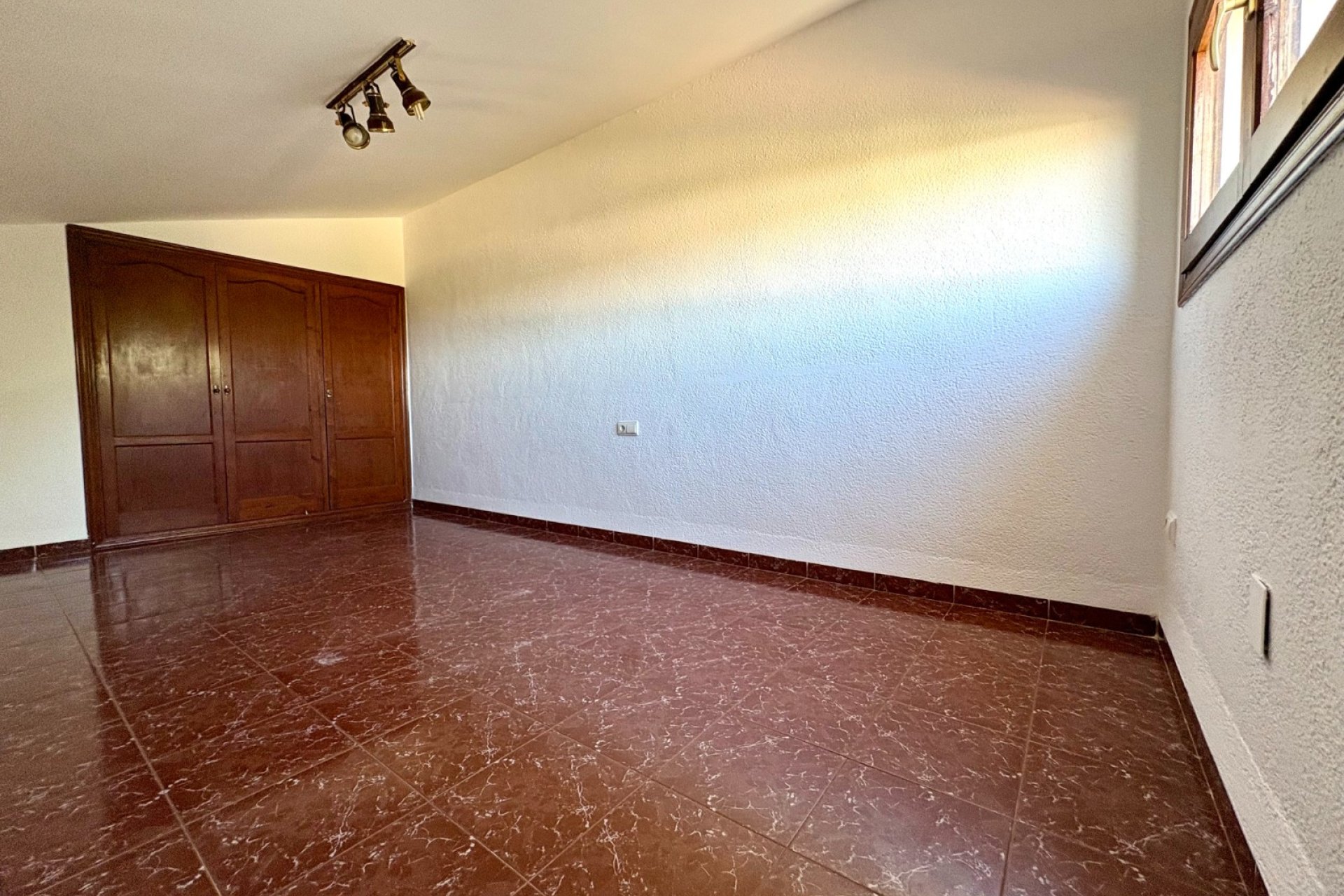 Wiederverkauf - Villa -
Denia - Montgó