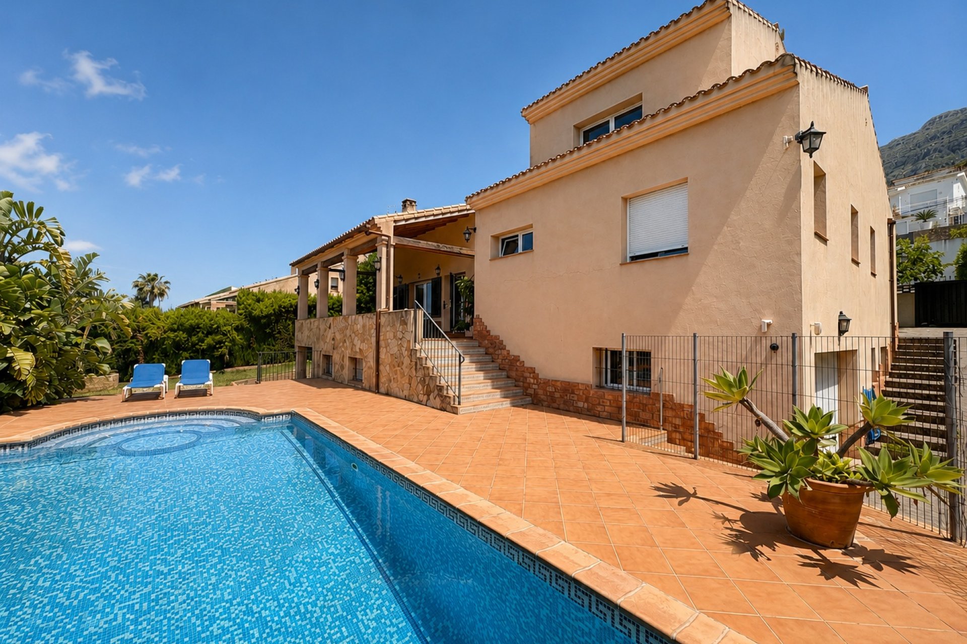 Wiederverkauf - Villa -
Denia - Montgó