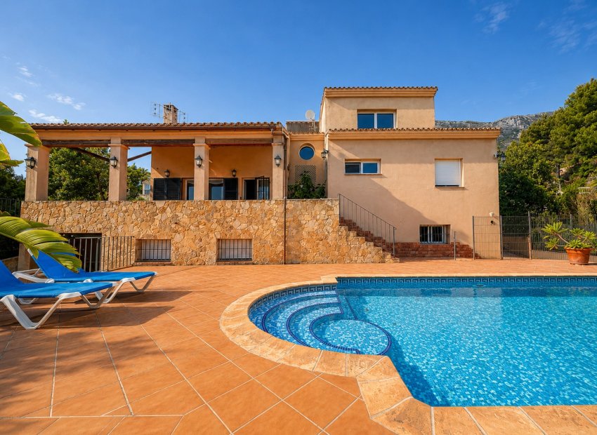 Wiederverkauf - Villa -
Denia - Montgó
