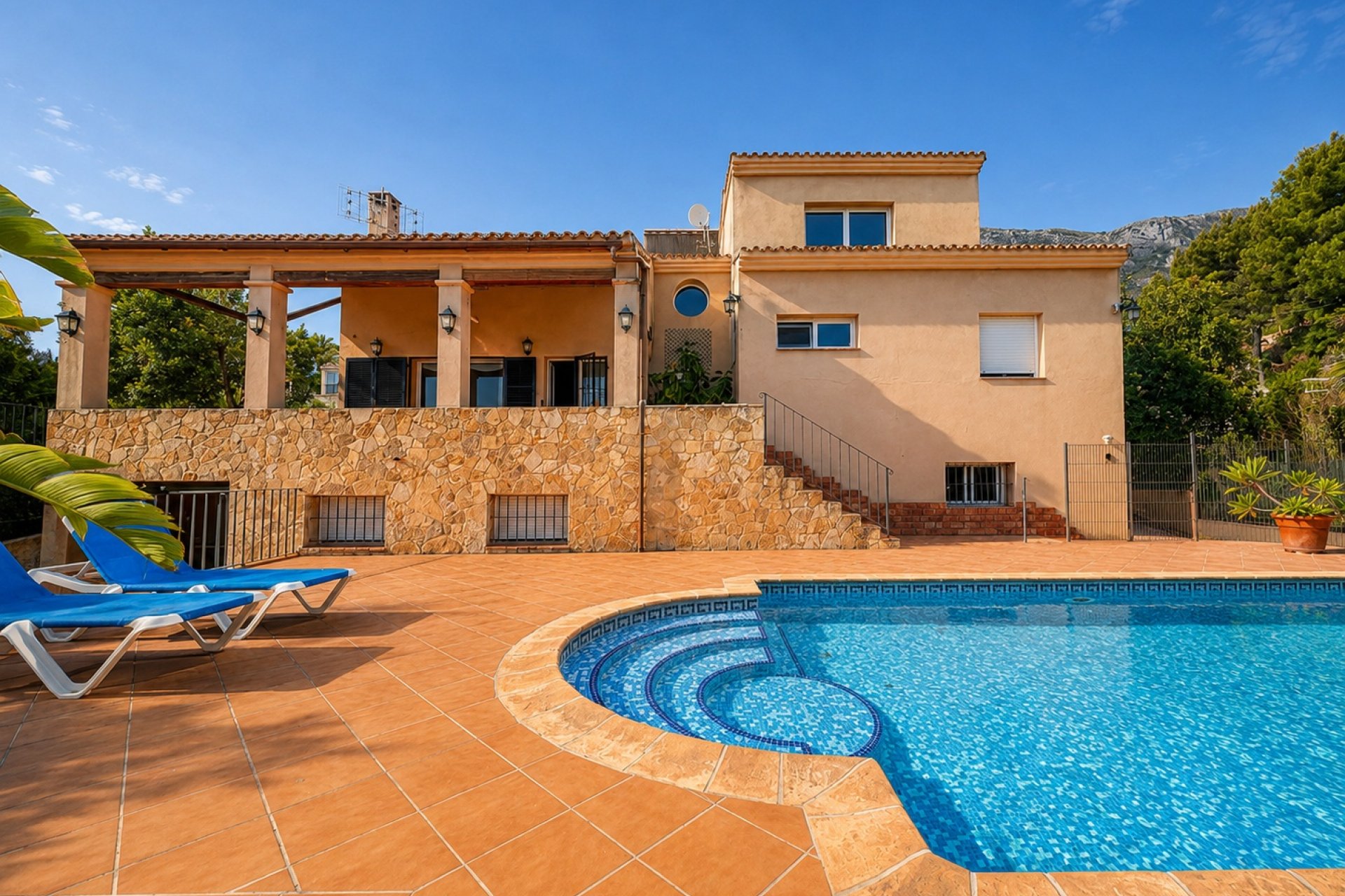 Wiederverkauf - Villa -
Denia - Montgó