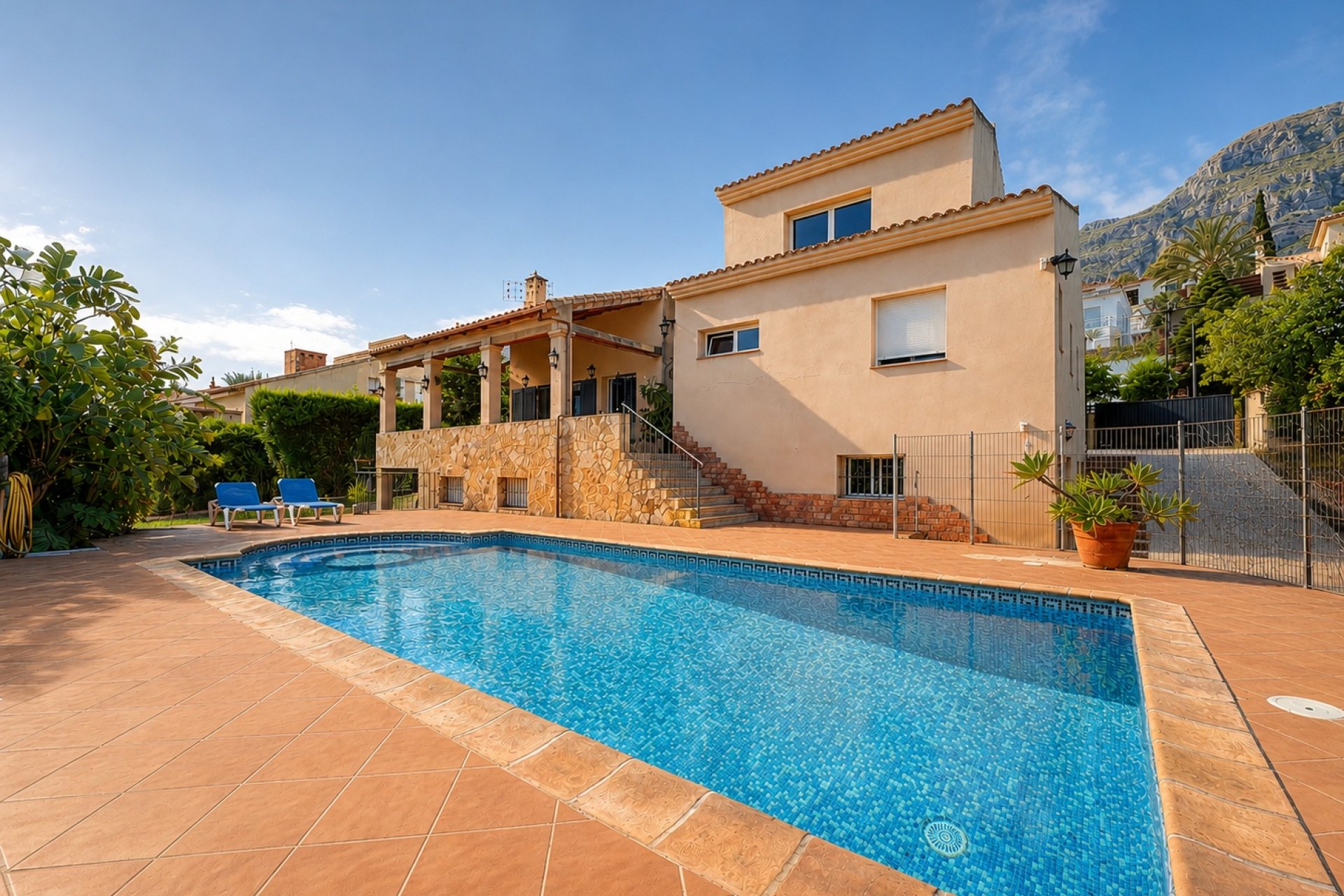 Wiederverkauf - Villa -
Denia - Montgó