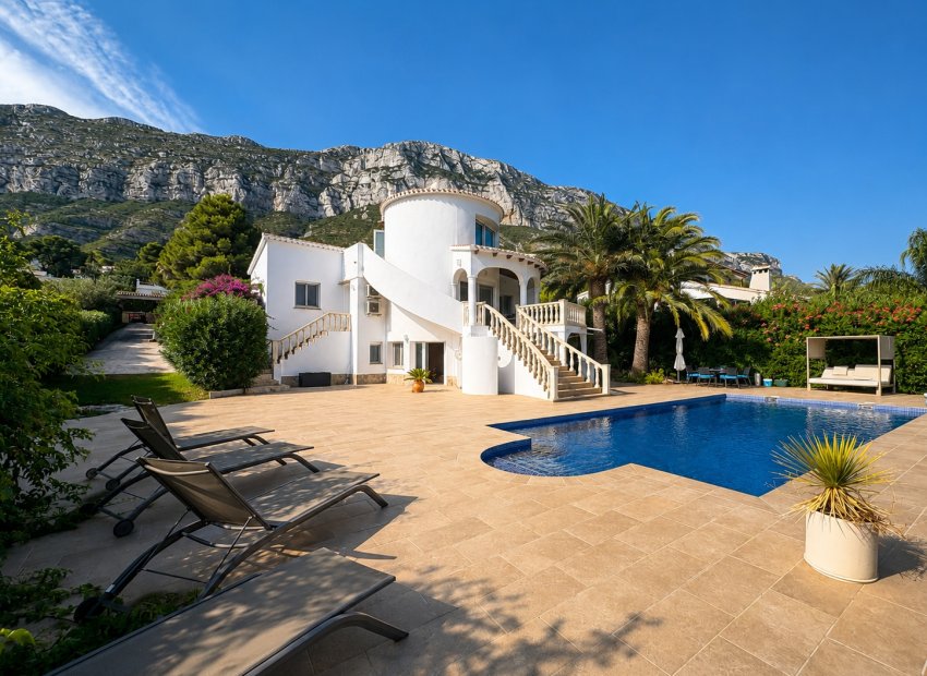 Wiederverkauf - Villa -
Denia - Montgó