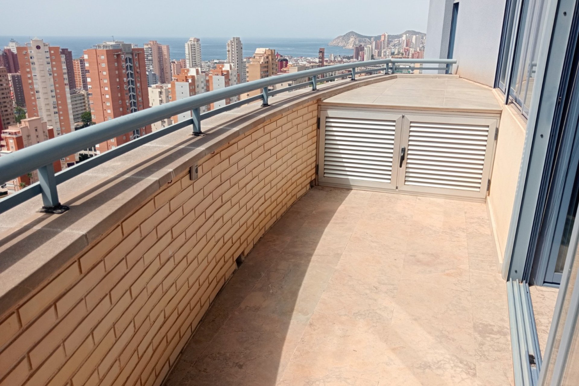 Wiederverkauf - Wohnung -
Benidorm - Levante