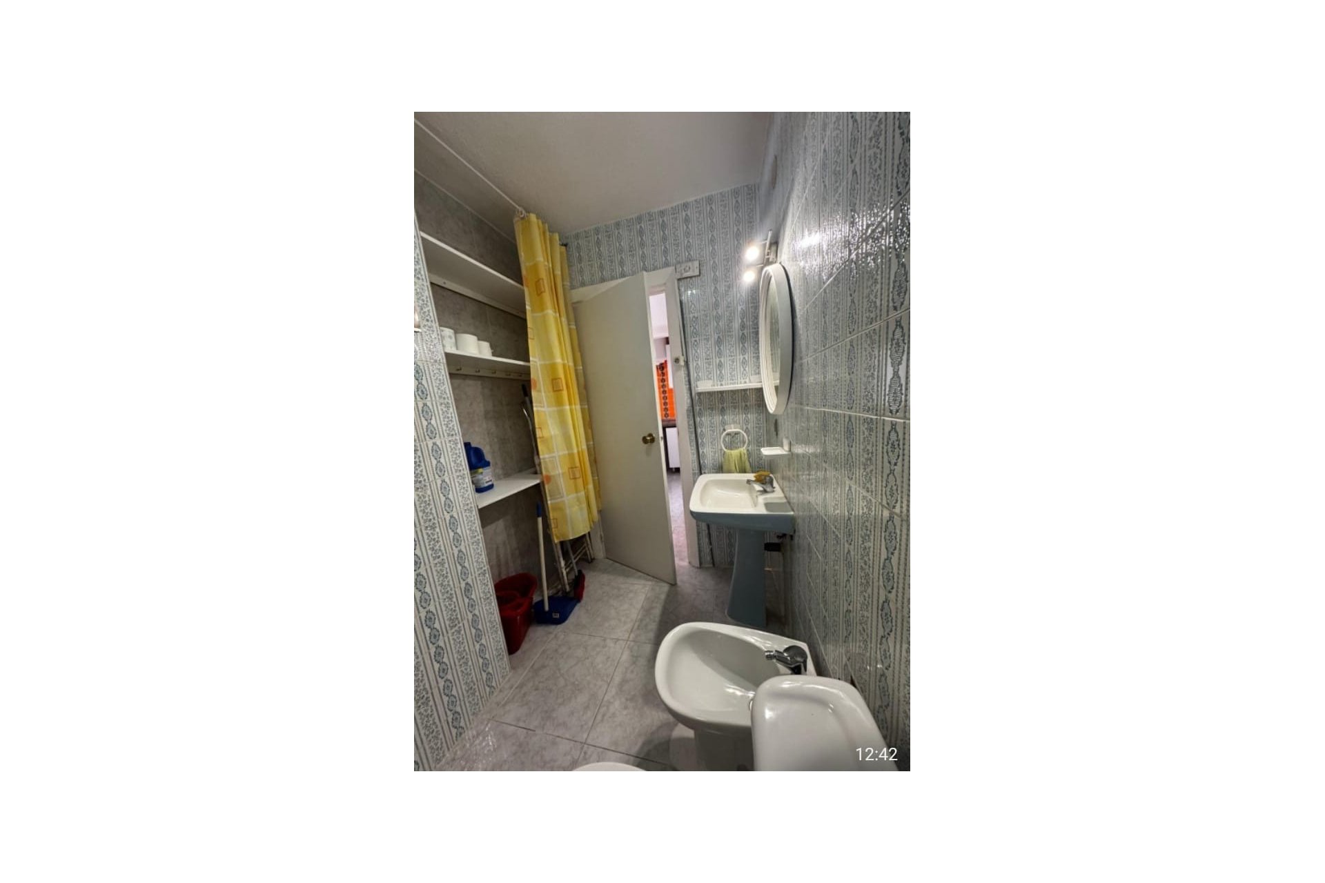 Wiederverkauf - Wohnung -
