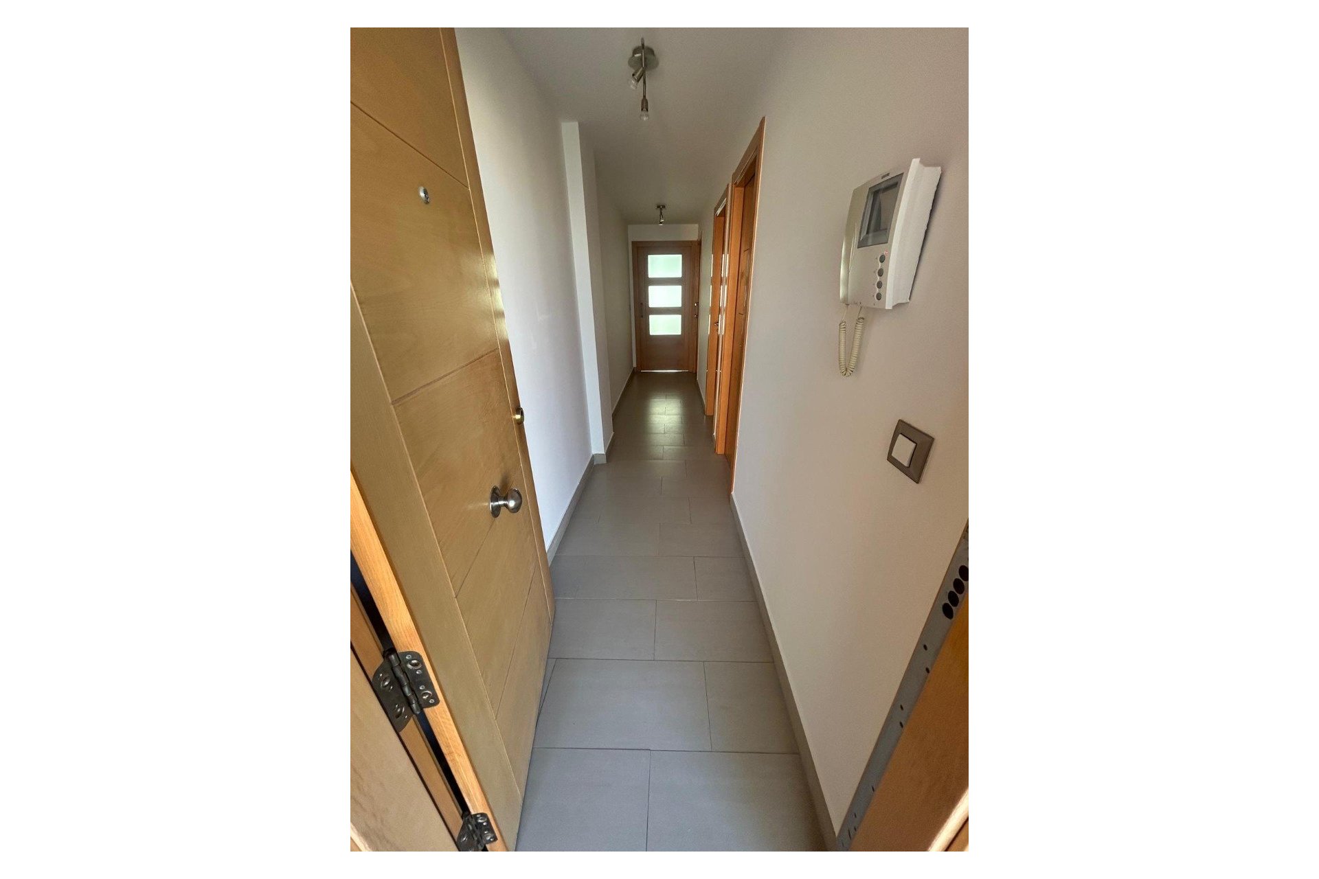 Wiederverkauf - Wohnung -
