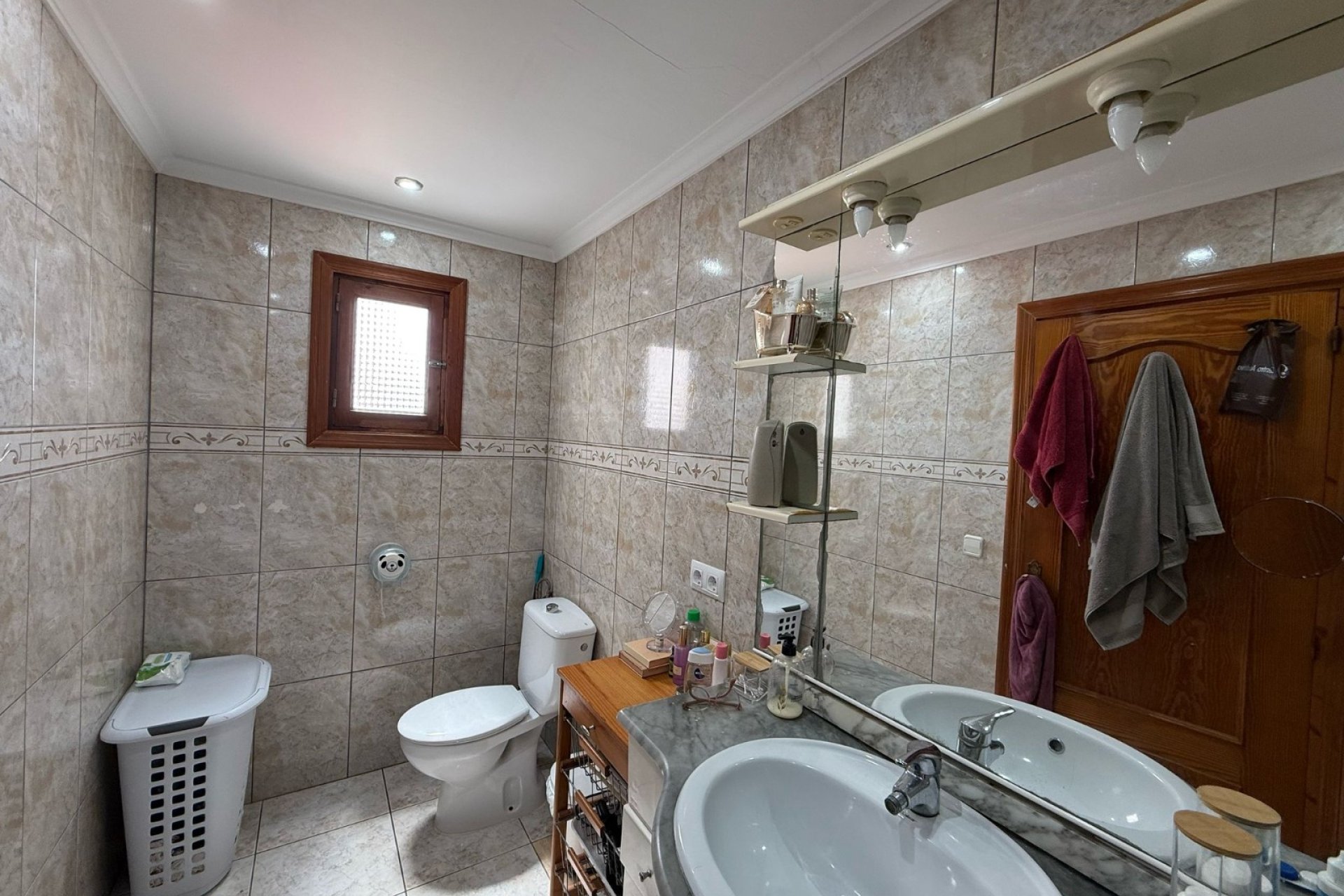 Wiederverkauf - Wohnung -
