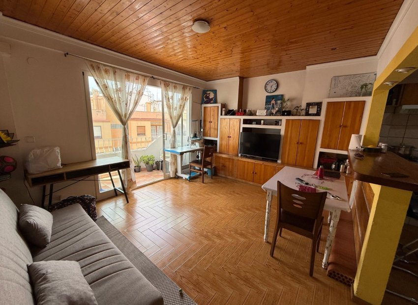 Wiederverkauf - Wohnung -
