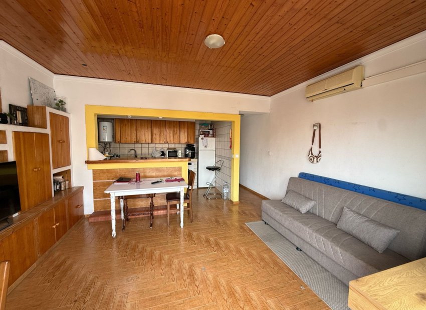 Wiederverkauf - Wohnung -
