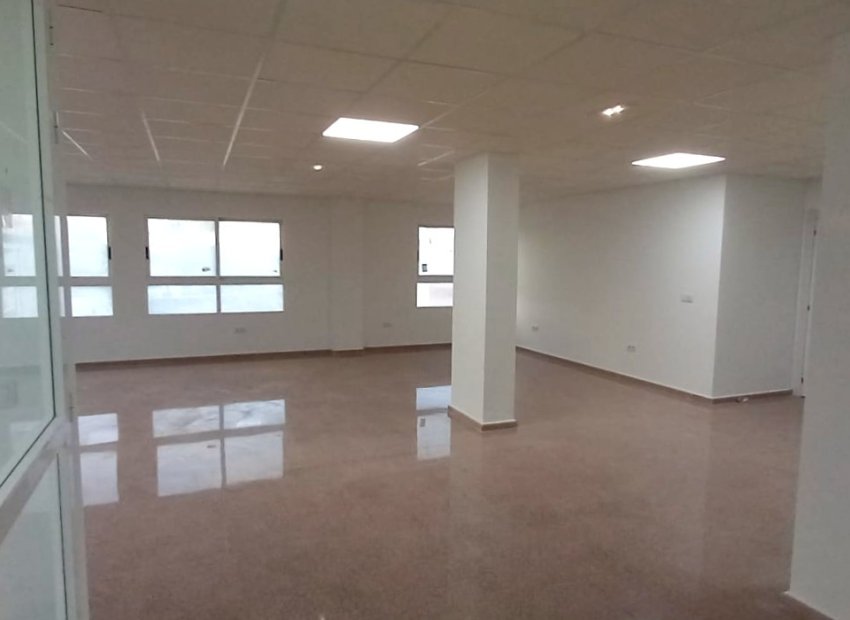 Wynajem długoterminowy - Lokal  -
Callosa De Ensarrià