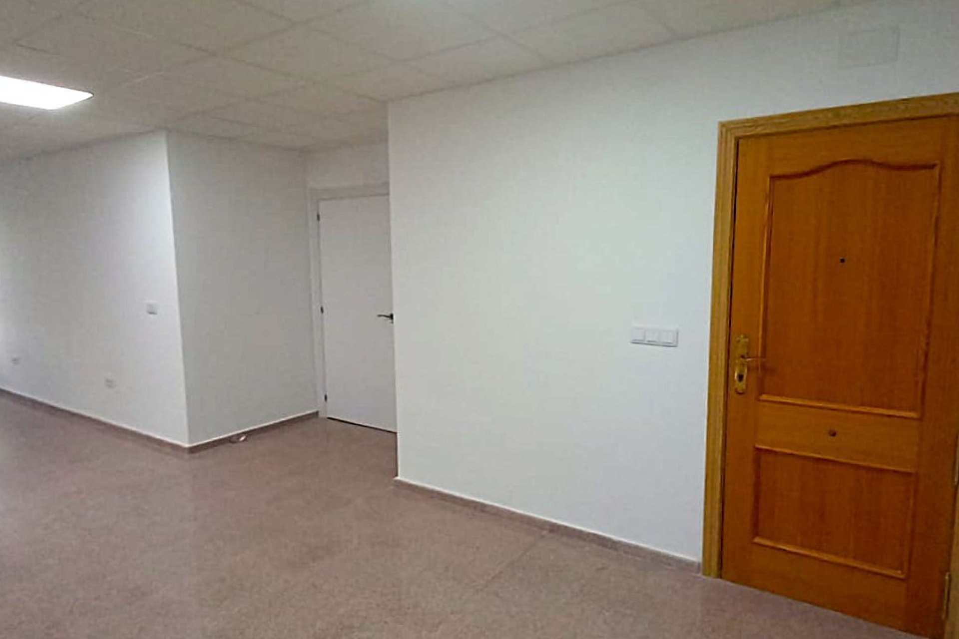 Wynajem długoterminowy - Lokal  -
Callosa De Ensarrià