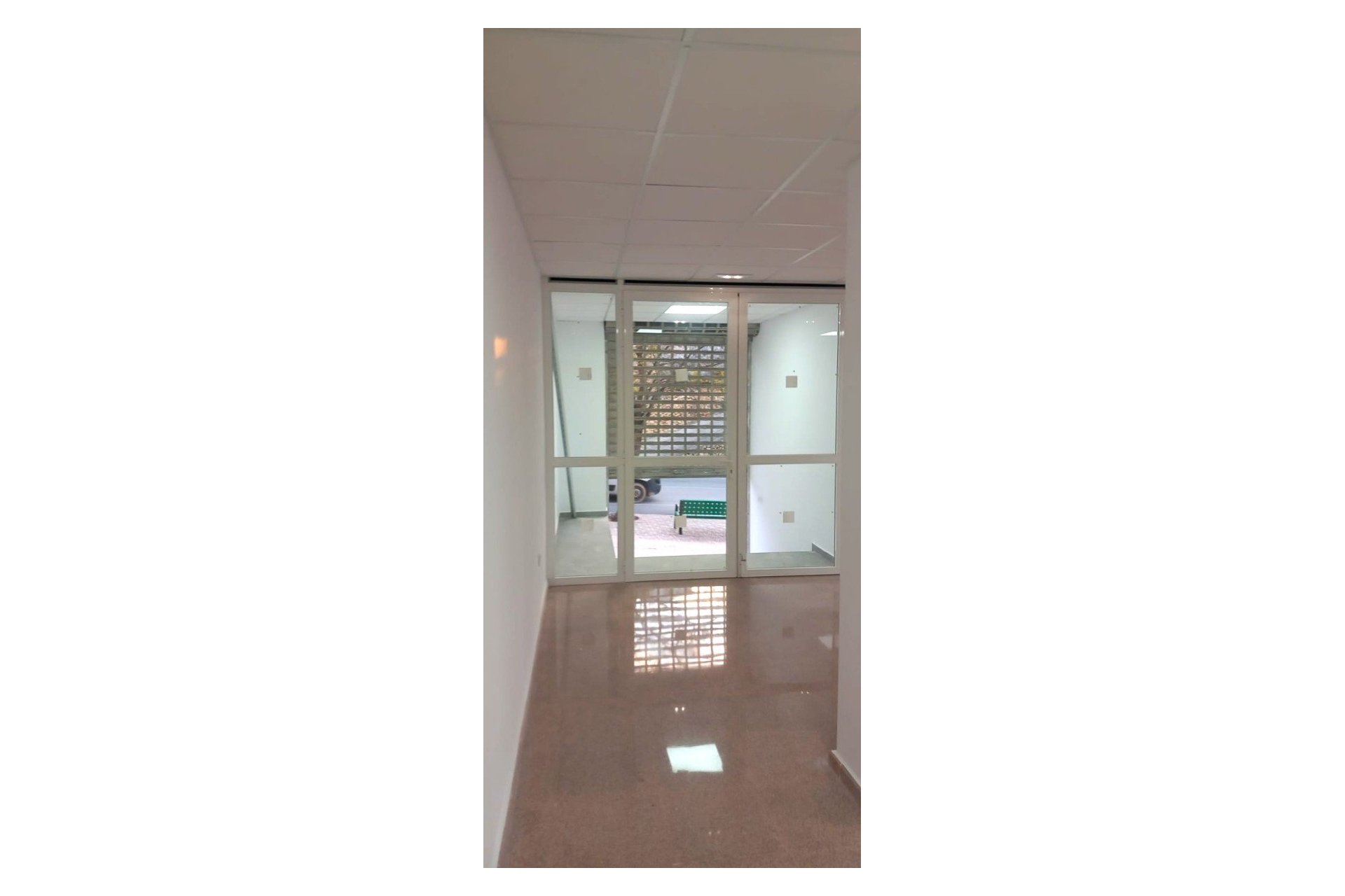 Wynajem długoterminowy - Lokal  -
Callosa De Ensarrià