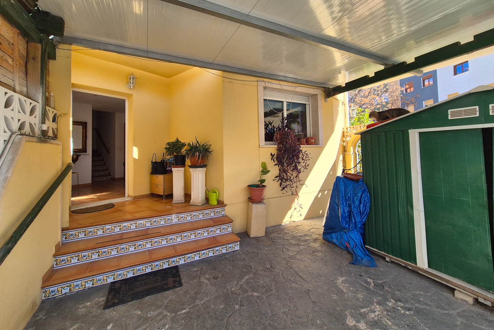 106-23 - Venta. Casa en Denia