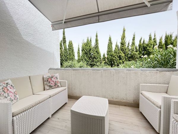 Verkoop. Huis in stad in Pedreguer