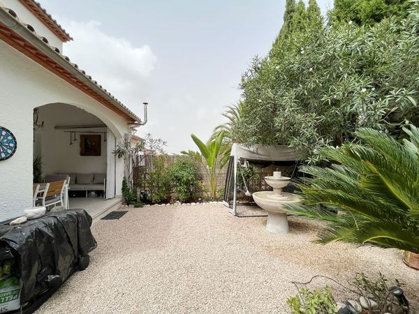 Verkoop. Huis in stad in Pedreguer