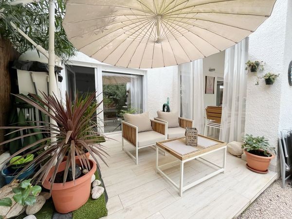 Verkoop. Huis in stad in Pedreguer