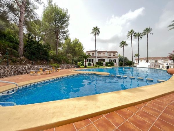 Verkoop. Huis in stad in Pedreguer