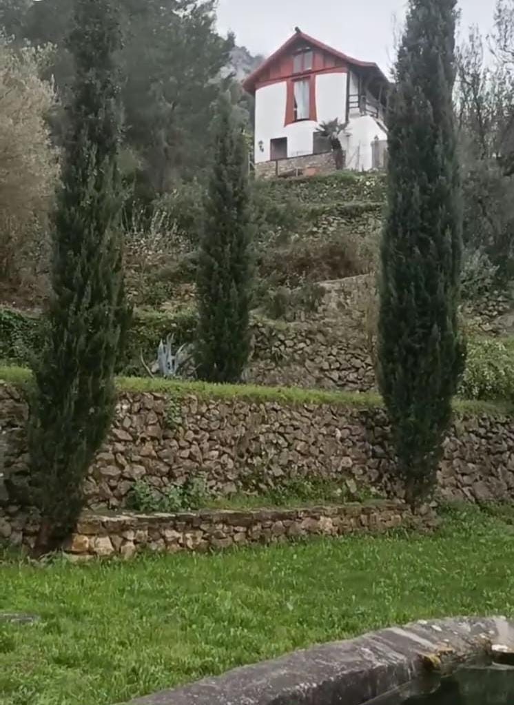 Venta. Chalet/Villa en Pedreguer