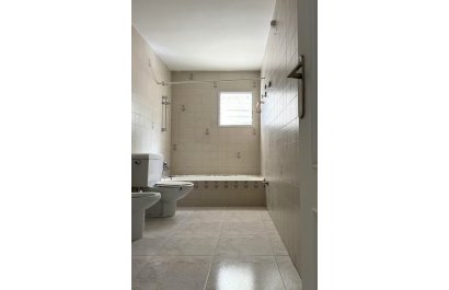 Segunda mano - Pareado  -
Albir - centro