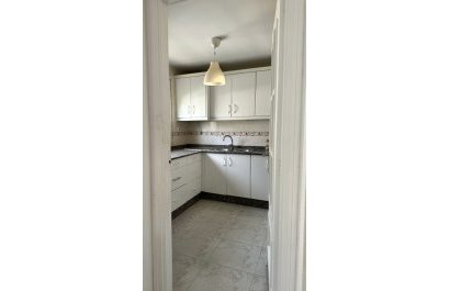 Segunda mano - Pareado  -
Albir - centro