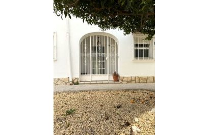 Segunda mano - Pareado  -
Albir - centro