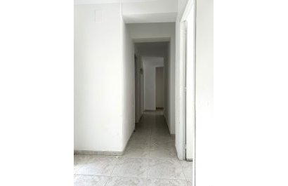 Segunda mano - Pareado  -
Albir - centro