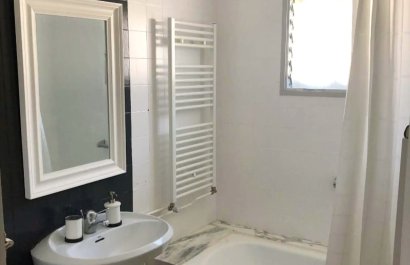 Segunda mano - Pareado  -
Albir - centro