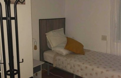 Segunda mano - Pareado  -
Albir - centro