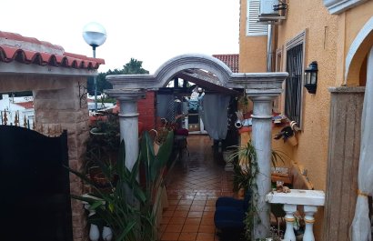 Revente - Maison de ville -
La Nucía