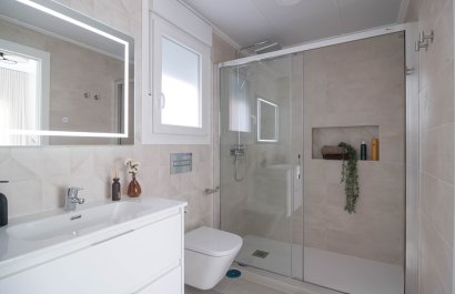 Rynek Pierwotny - Kamienica -
Avileses - New Sierra Golf