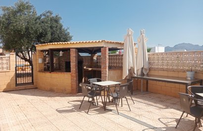 Barbacoa - Encantador chalet en venta independiente en esquina con vistas al mar y la montaña – Polop (Costa Blanca)