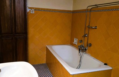 Segunda mano - Casa de pueblo  -
Pego